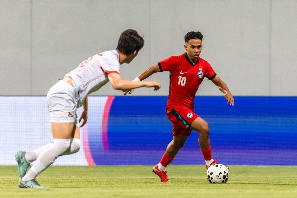 中国与新加坡在历史上交手过18次，战绩为12胜4平2负
